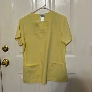 SB Scrubs yellow scrub top with pockets